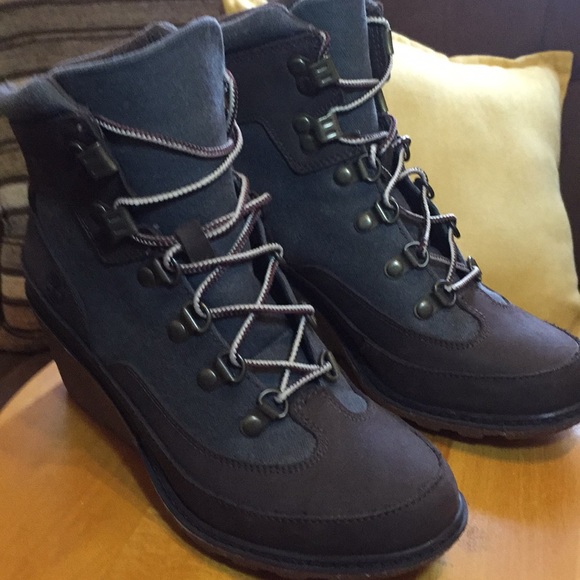 Women’s Timberland Boots 
Dark brown / Nubuck - Picture 2 of 6